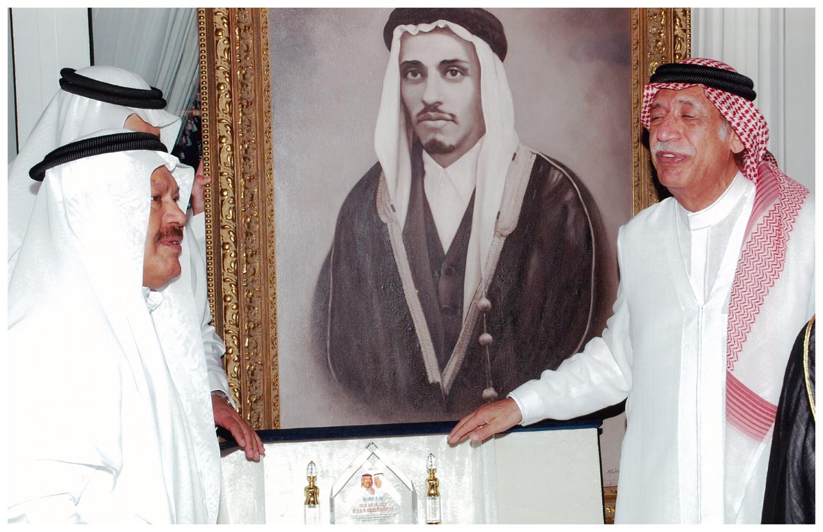 صورة 1003: الشيخ عبد المقصود خوجه، والأستاذ منصور حسين عطار 