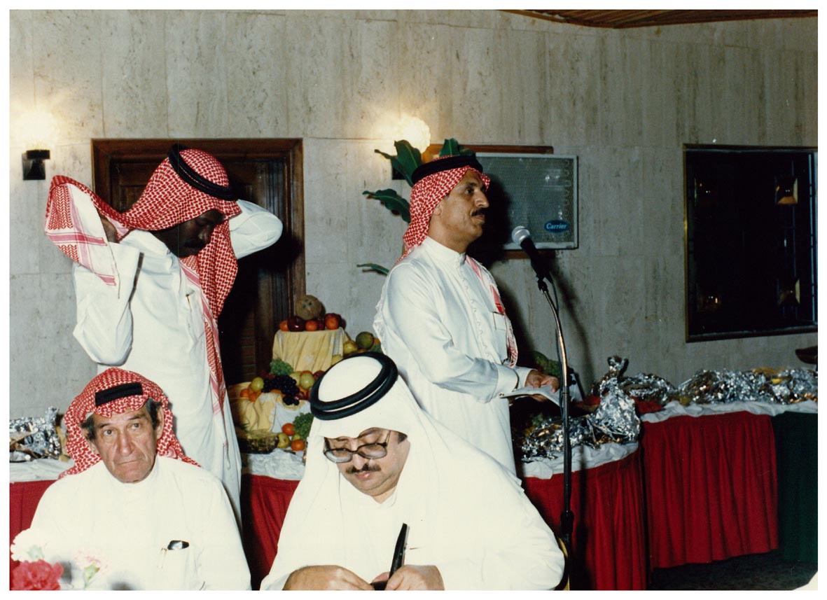 صورة 11479: معالي الشيخ عبد المقصود خوجه، الدكتور حسين نجار، ()، الأستاذ شكيب الأموي 