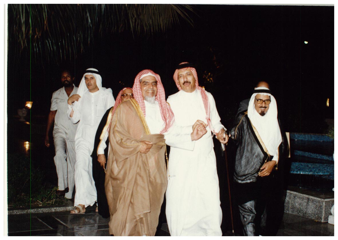 صورة 12113: ()، الشيخ عبد المقصود خوجه، الأستاذ عبد الرحمن عبد الكريم العبيد، ()، الأستاذ سعد سليمان 