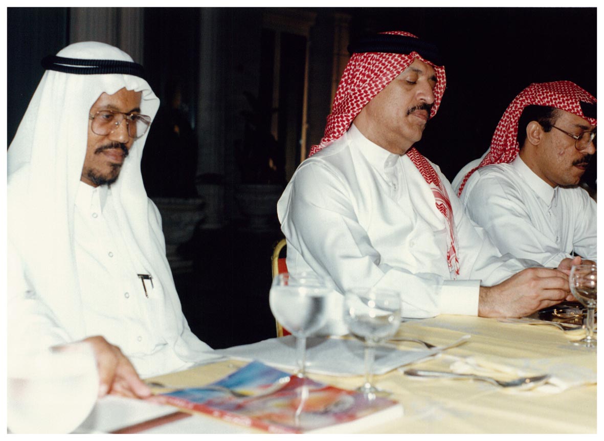 صورة 12208: الأستاذ عدنان صعيدي، الشيخ عبد المقصود خوجه، الدكتور عبد الله عسيلان 