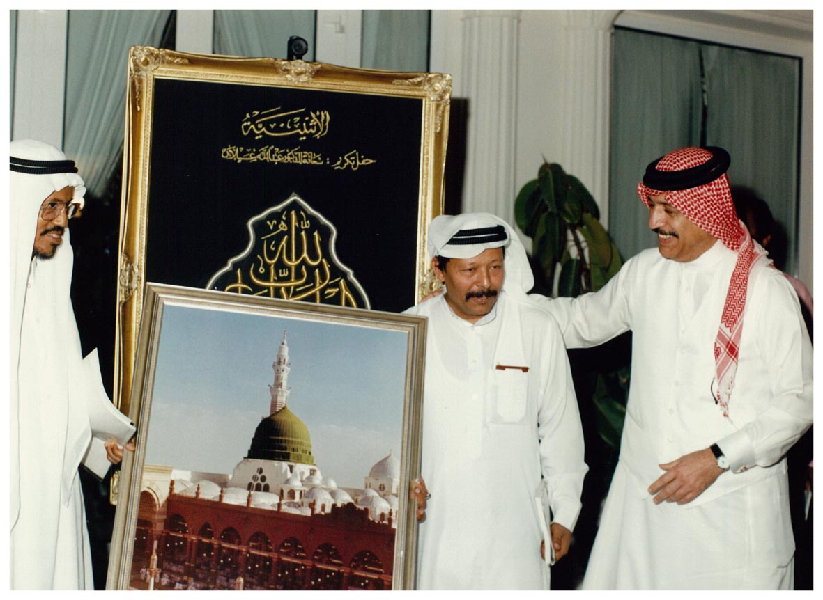 صورة 12253: الشيخ عبد المقصود خوجه، الفنان خالد خضر، الدكتور عبد الله عسيلان 