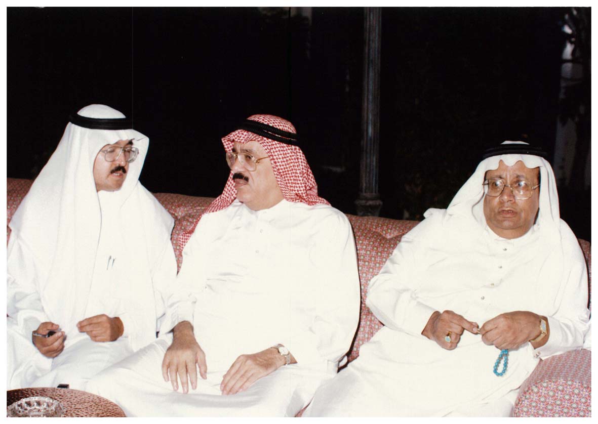 صورة 12529: الأستاذ حسن عبد الله القرشي، الدكتور غازي زين عوض الله، الأستاذ فؤاد أبو منصور 