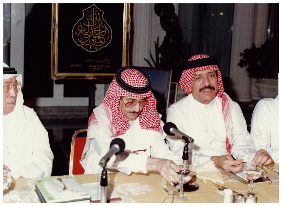 صورة 13260: الشيخ عبد المقصود خوجه، الأستاذ عبد الله الجفري، الأستاذ عزيز ضياء 