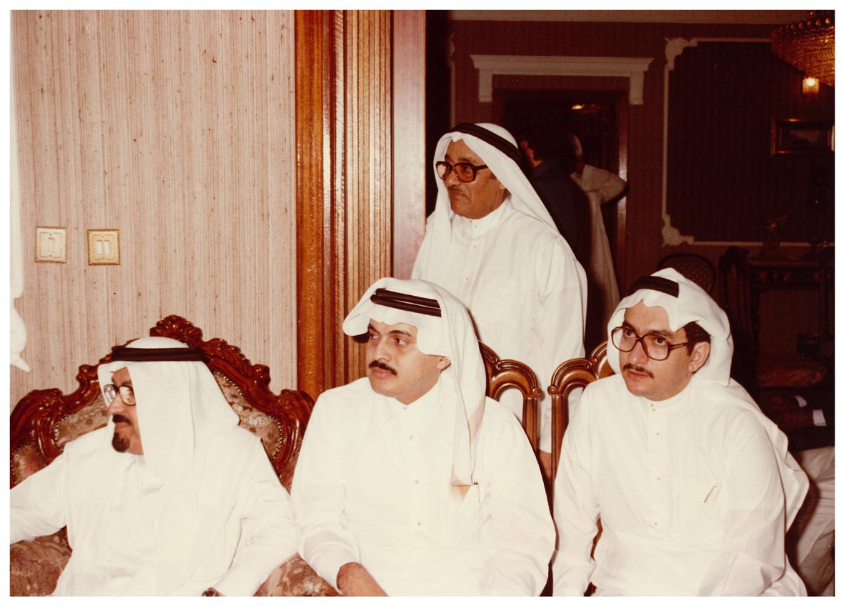 صورة 14391: ()، فالأستاذ هاني زهران، فالأستاذ أمين عبد الله القرقوري، وخلفهم الأستاذ أحمد ملائكة 