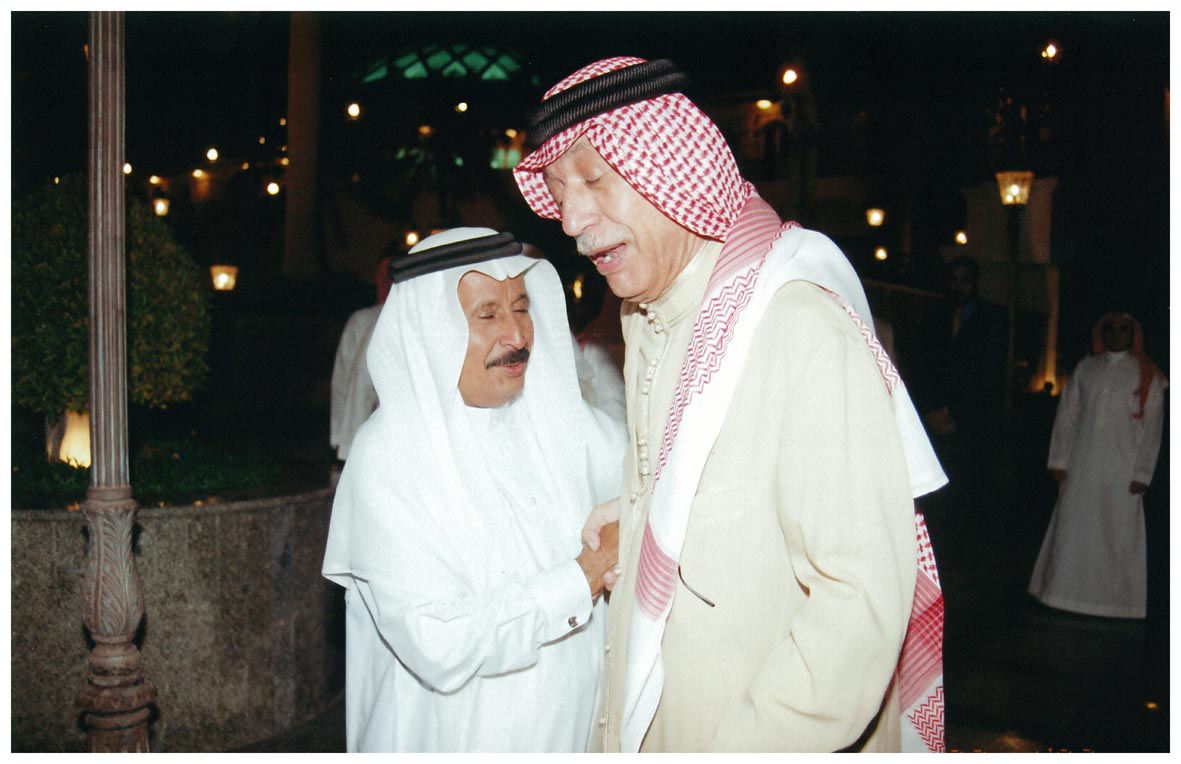 صورة 144: سعادة الشيخ عبد المقصود خوجه، والأستاذ الدكتور عبد المحسن القحطاني 