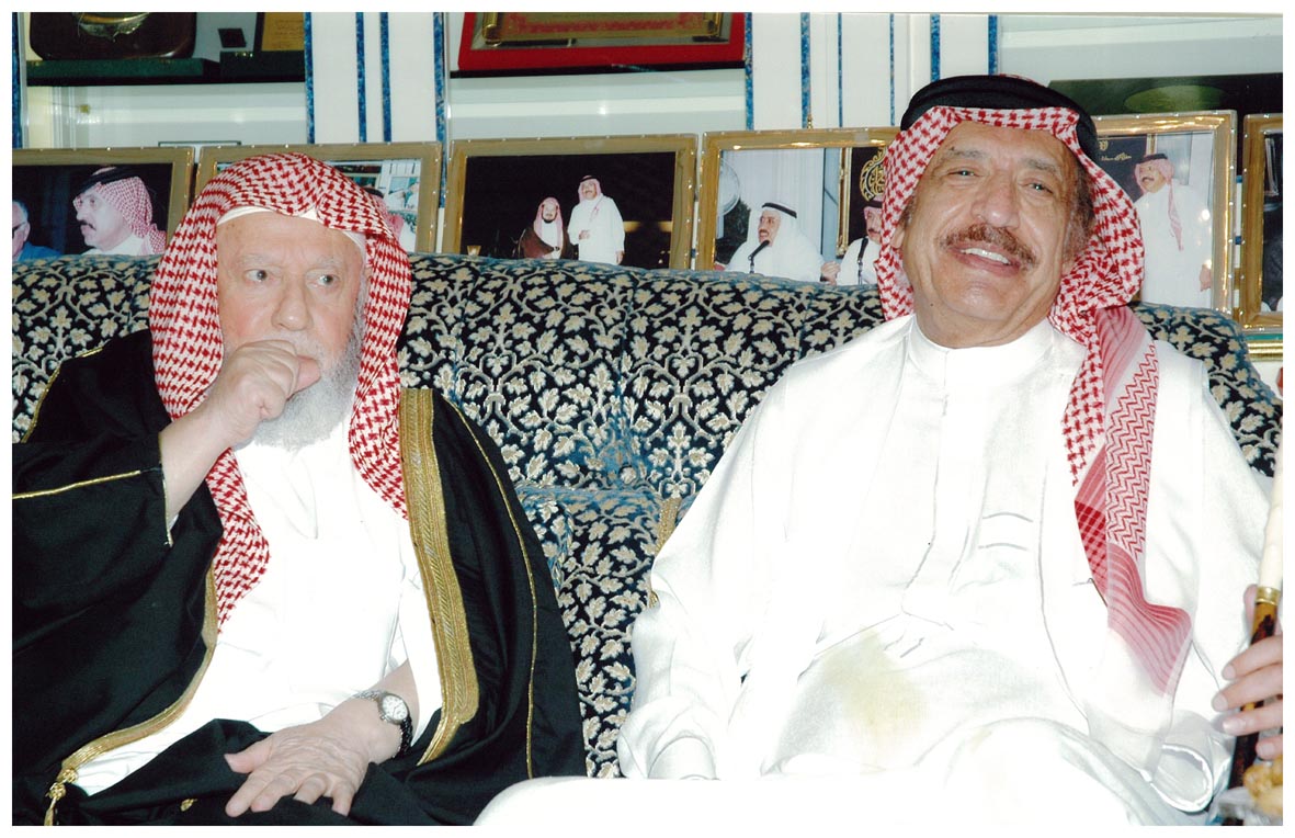 صورة 1471: معالي الشيخ عبد المقصود خوجه، سعادة الدكتور عدنان بن علي رضا النحوي 