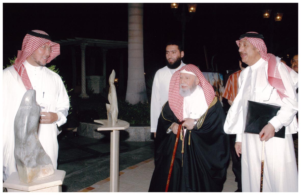 صورة 1491: معالي الشيخ عبد المقصود خوجه، سعادة الدكتور عدنان بن علي رضا النحوي، ()، () 