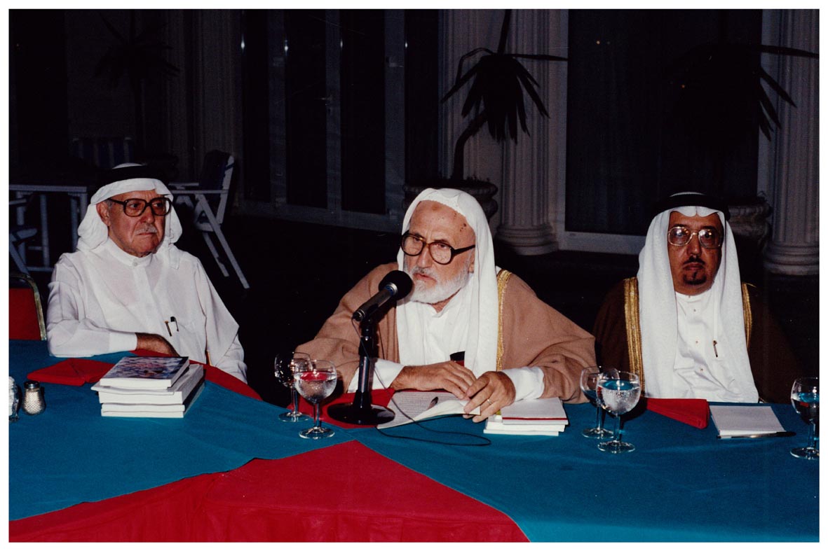 صورة 17024: الأستاذ علي أبو العلا، الأستاذ ضياء الدين الصابوني، الدكتور صلاح الدين المنجد 