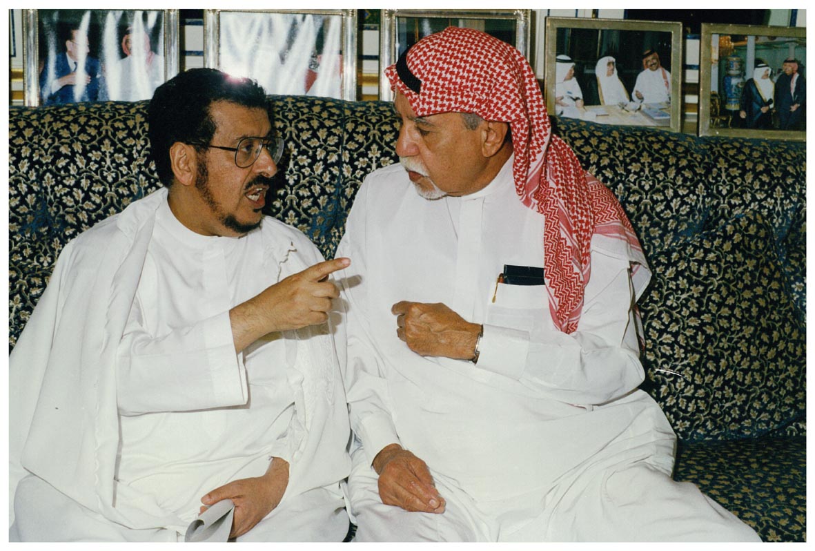 صورة 19629: الدكتور عصام محمد علي خوقير فالأستاذ إبراهيم الوزير 