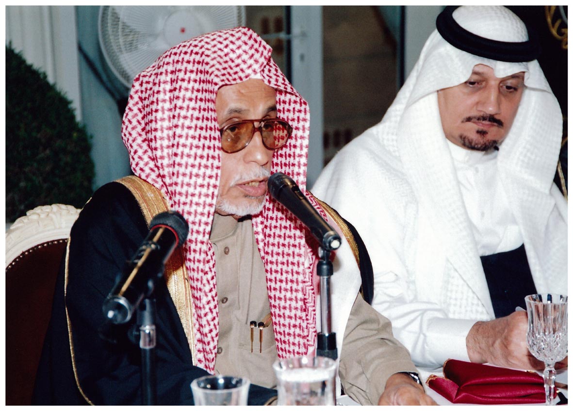 صورة 1992: د. عبد العزيز الصويغ، أ. د. حسن الهويمل 
