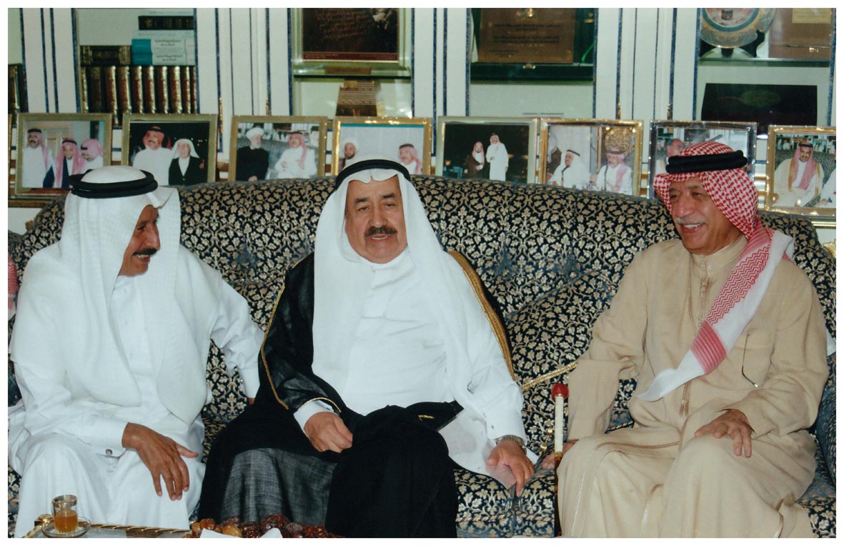 صورة 200: معالي الشيخ عبد المقصود خوجه، ثم معالي الدكتور رضا عبيد، ثم أ. د. عبد المحسن القحطاني 
