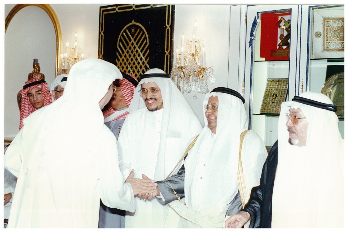 صورة 21038: الأستاذ عبد الله الحصين، الأستاذ حسن عبد الله القرشي، الدكتور خضر عليان القرشي، () 