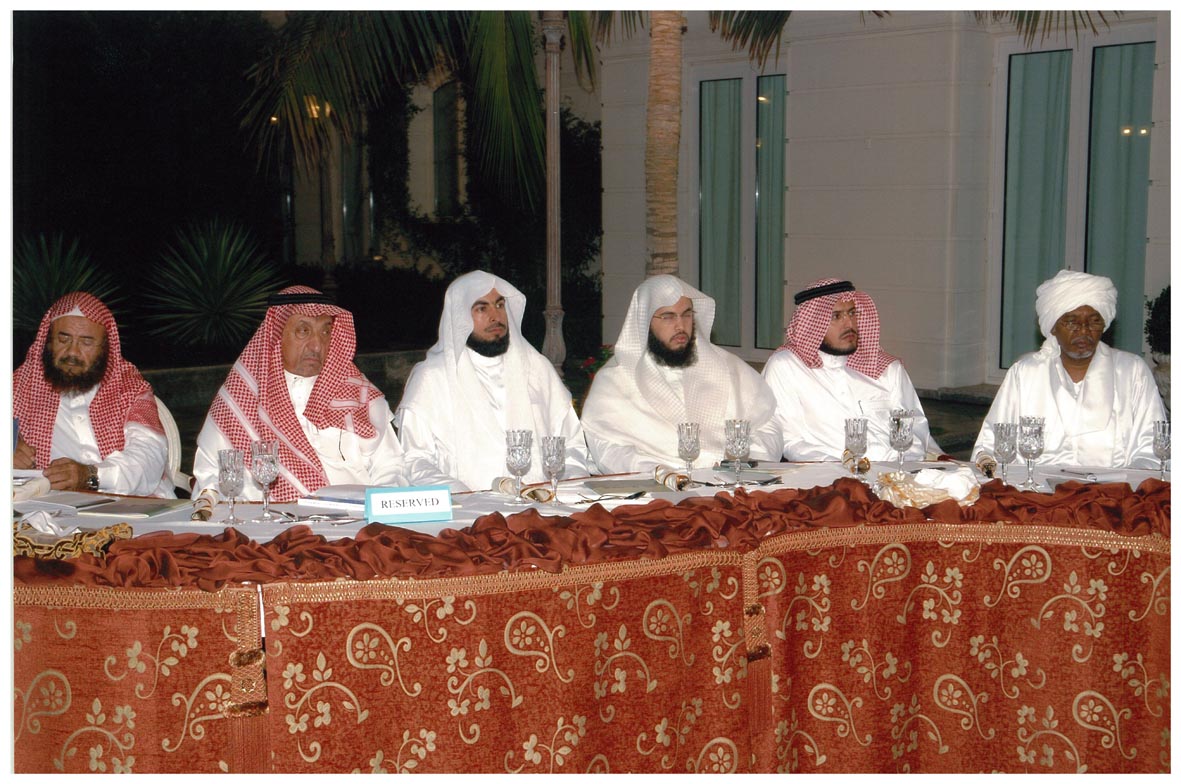صورة 2261: القنصل السوداني ()، ()، ()، الأستاذ الدكتور عبد الله باسلامة، الأستاذ الدكتور محمود زيني 
