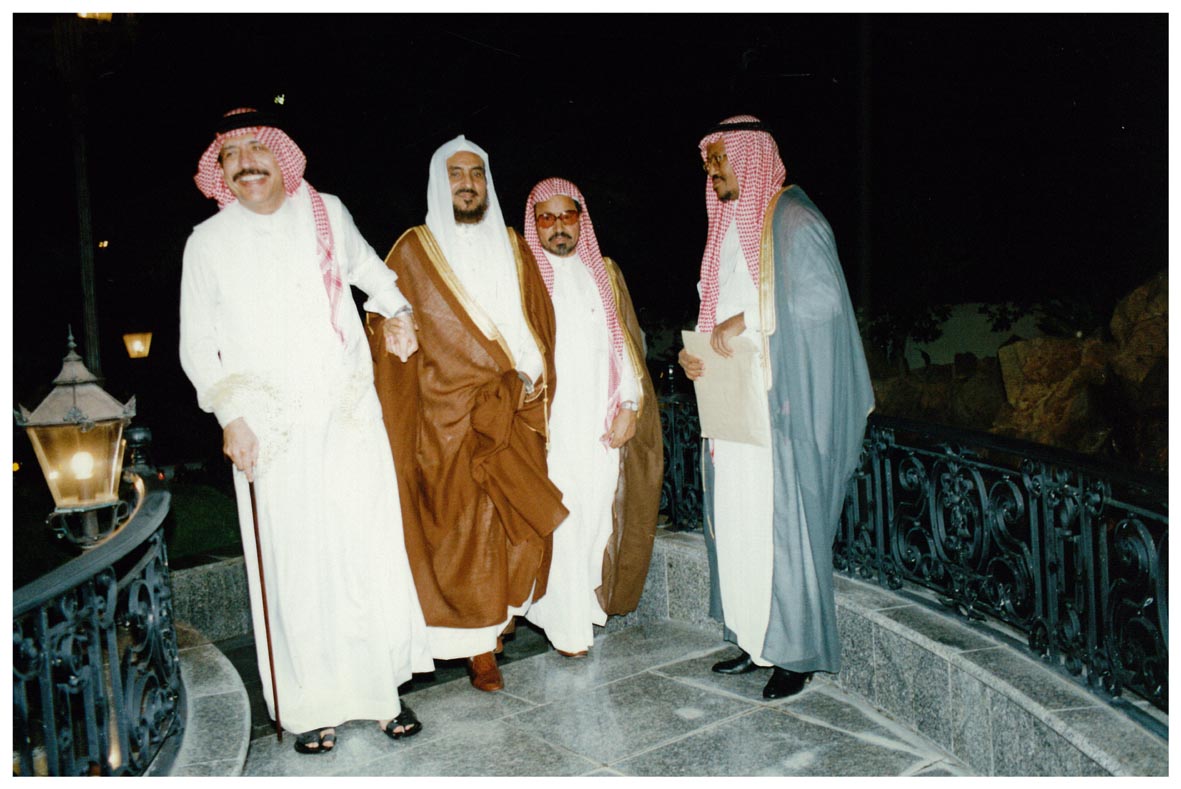 صورة 24392: د. عبد الله عسيلان، ()، د. زاهر عواض الألمعي، الشيخ عبد المقصود خوجه 