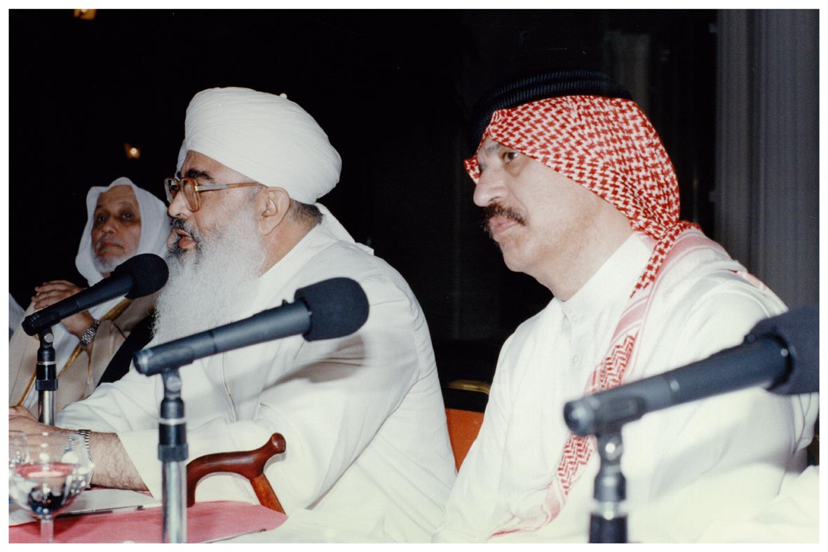 صورة 24678: الشيخ عبد المقصود خوجه، الدكتور خليل ملا خاطر، معالي الدكتور محمد عبده يماني 