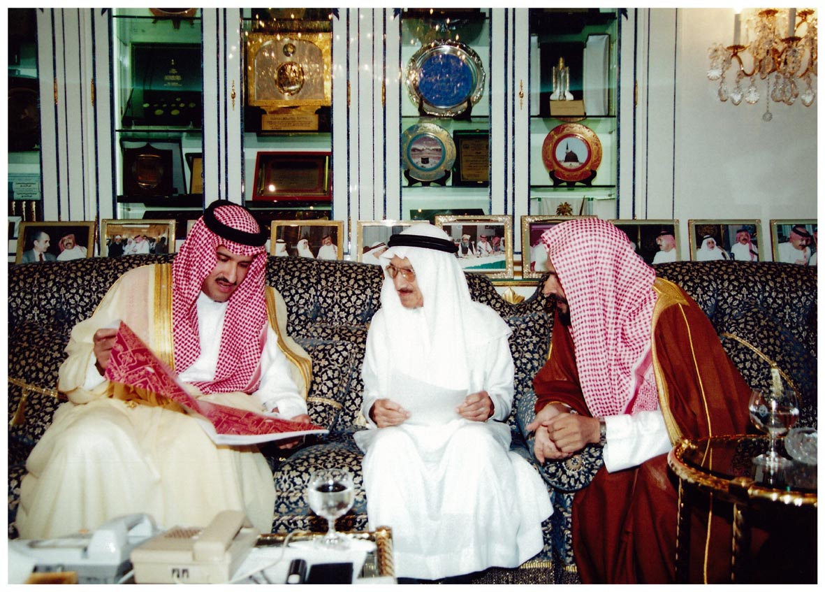 صورة 2624: الشيخ محمد الموجان، معالي الشيخ محمد العوضي، صاحب السمو الملكي الأمير فيصل بن سلمان 