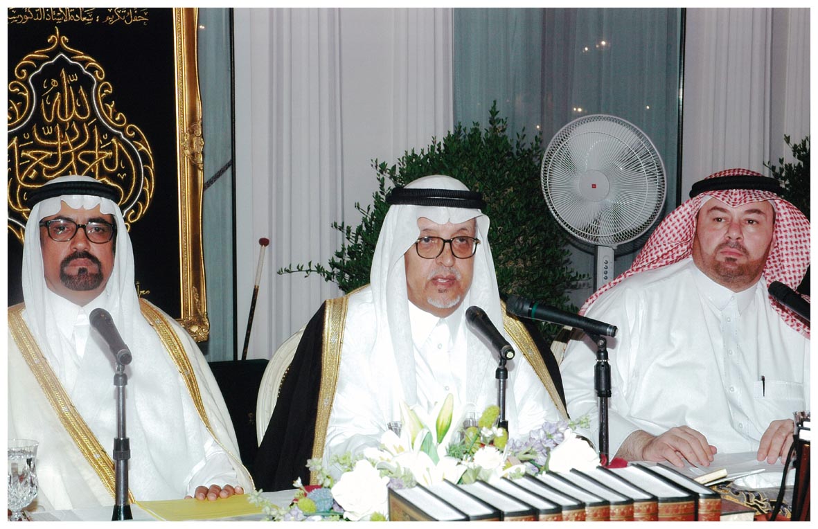 صورة 2673: الأستاذ حسان كتوعة، أ. د. عبد الرحمن الأنصاري، أ. د. سعد عبد العزيز الراشد 