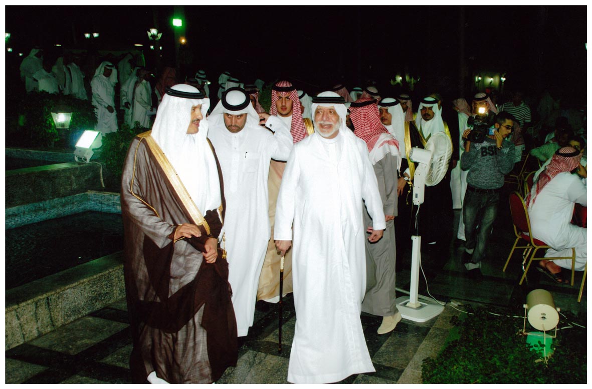 صورة 26941: الشيخ عبد المقصود خوجه، صاحب السمو الملكي الأمير سلطان بن سلمان بن عبد العزيز 