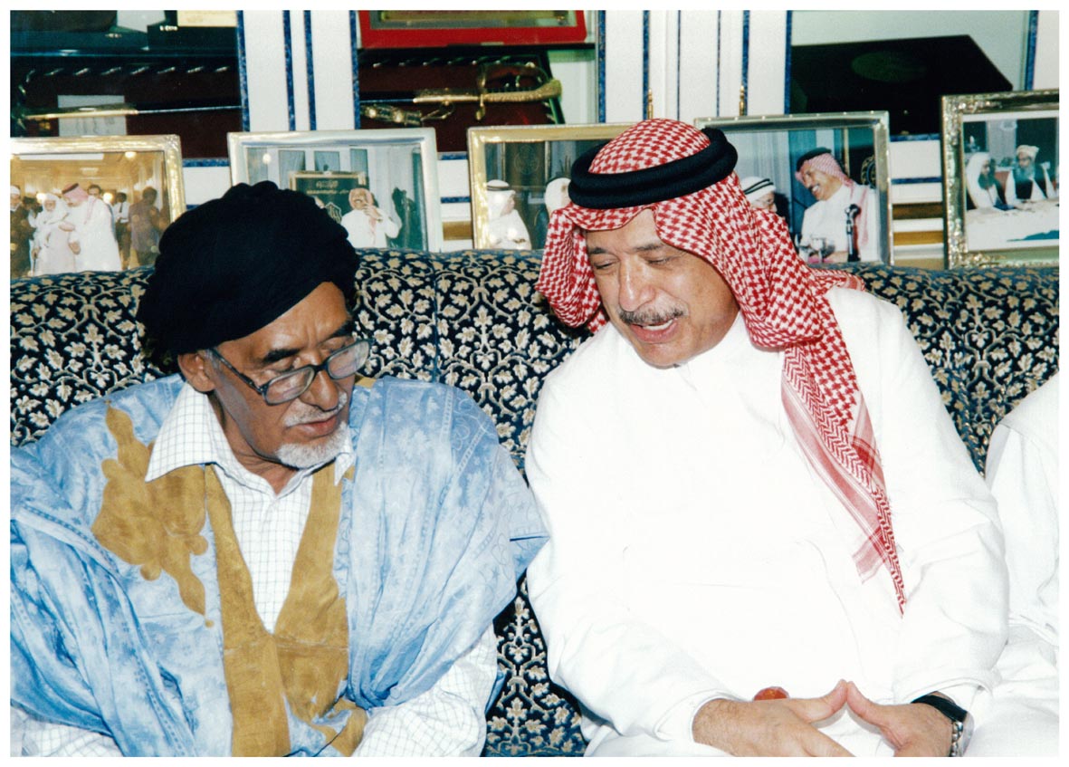 صورة 3065: معالي الشيخ عبد المقصود خوجه، سعادة الأستاذ أحمدو ولد عبد القادر 