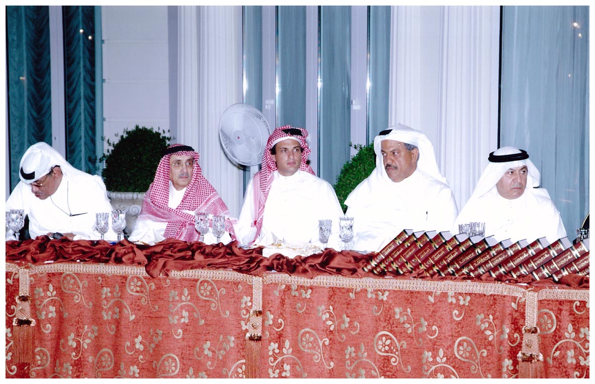 صورة 326: ()، ()، ()، ثم الأستاذ عبد الله عبد الرحمن الجفري، ثم الدكتور عبد الله المناع 