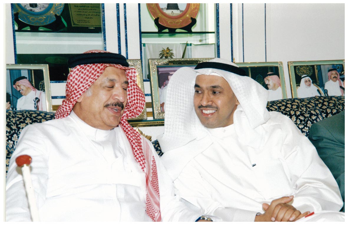 صورة 3402: القنصل الكويتي علي إبراهيم النخيلان، معالي الشيخ عبد المقصود خوجه 