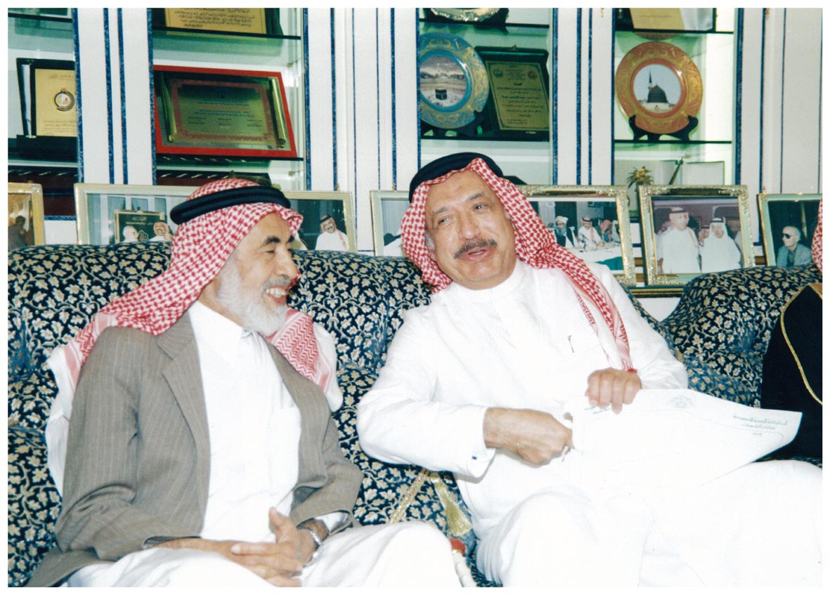 صورة 3469: معالي الشيخ عبد المقصود خوجه، سعادة أ. د. عبد الله صالح العثيمين 