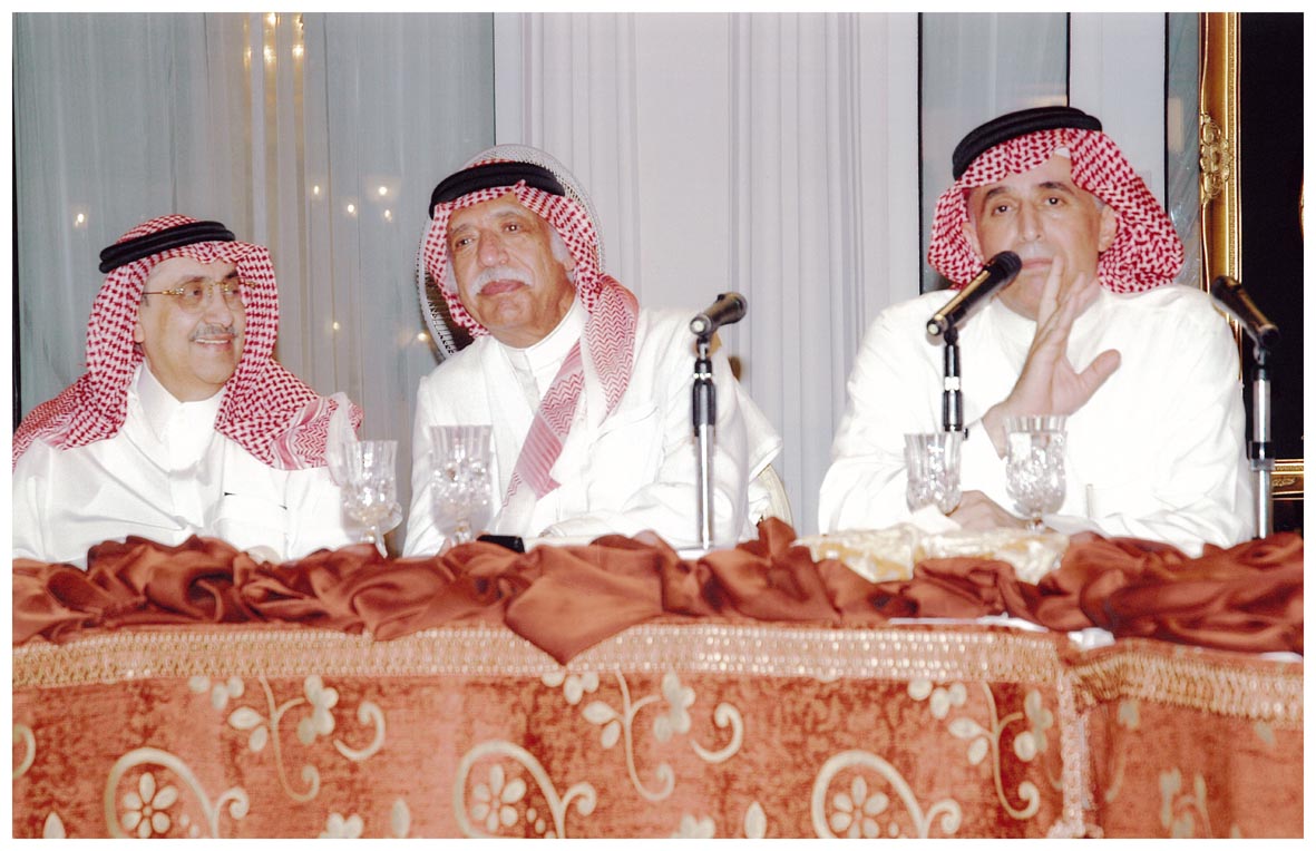صورة 3989: الأستاذ أحمد سعد أبو دهمان، الشيخ عبد المقصود خوجه، الأستاذ عبد الله عبد الرحمن الجفري 