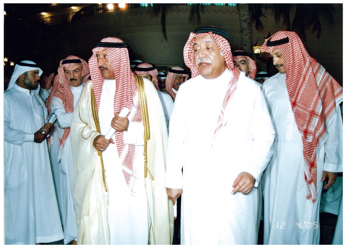 صورة 4109: معالي الشيخ عبد المقصود خوجه، صاحب السمو الملكي الأمير تركي بن ناصر بن عبد العزيز آل سعود 