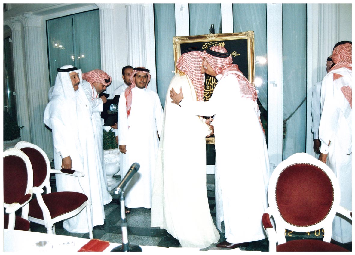 صورة 4112: الشيخ عبد المقصود خوجه، صاحب السمو الملكي الأمير تركي بن ناصر بن عبد العزيز آل سعود، ()، () 