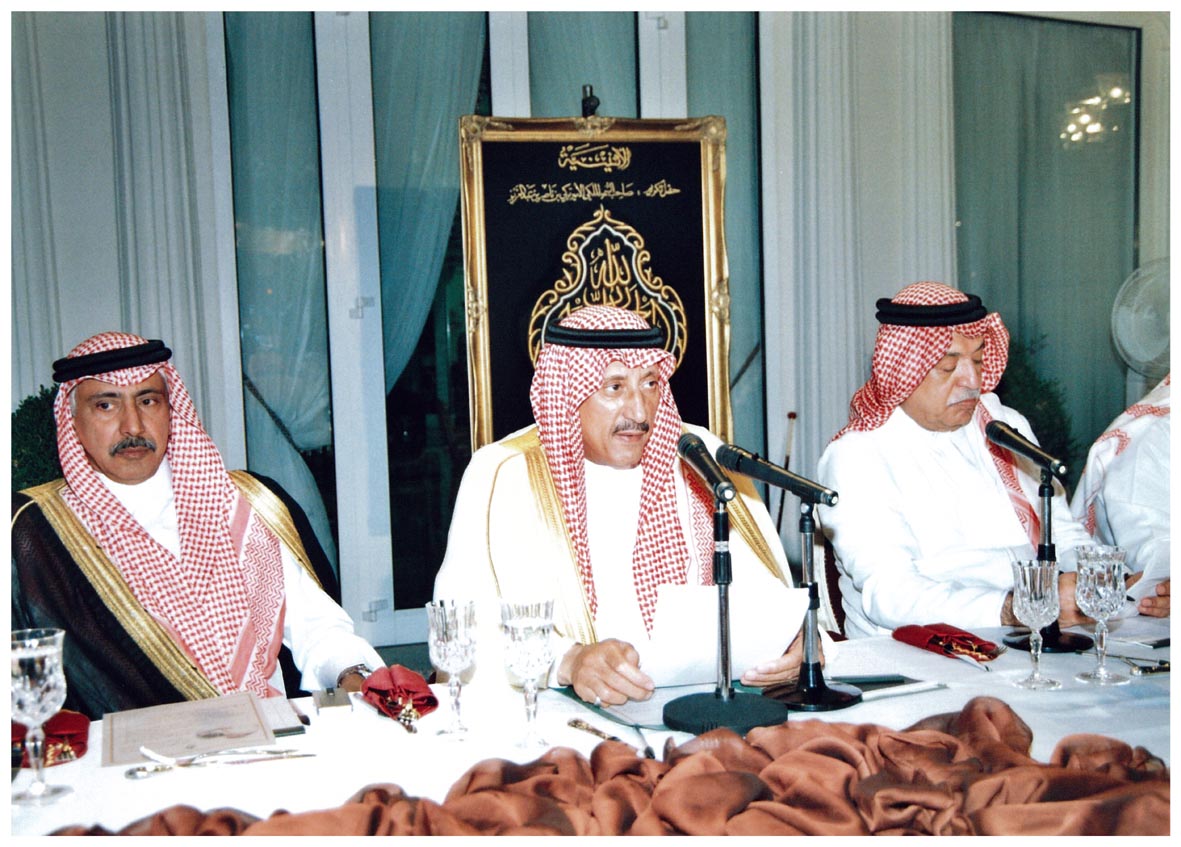 صورة 4126: الشيخ عبد المقصود خوجه، صاحب السمو الملكي الأمير تركي بن ناصر بن عبد العزيز، () 