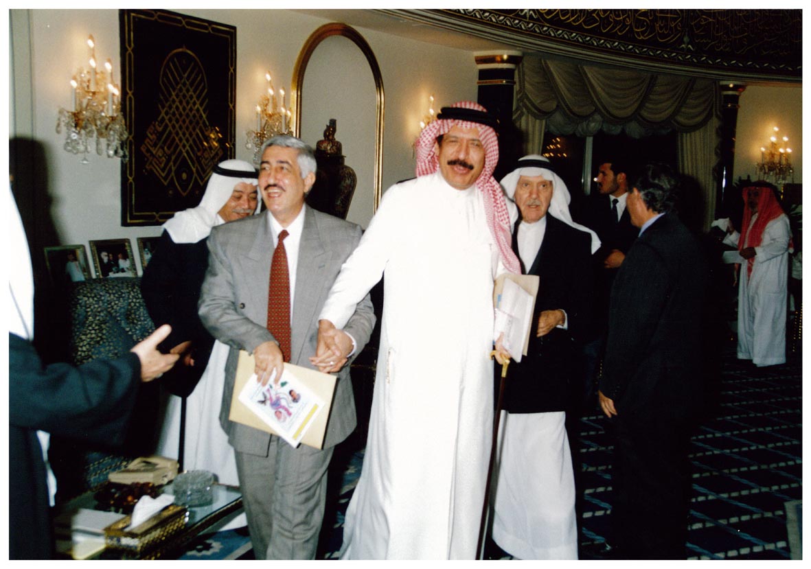 صورة 4291: الشيخ عبد المقصود خوجه، د. حسان وصفي باشا، الأستاذ عبد الله بوقس، ()، ... 