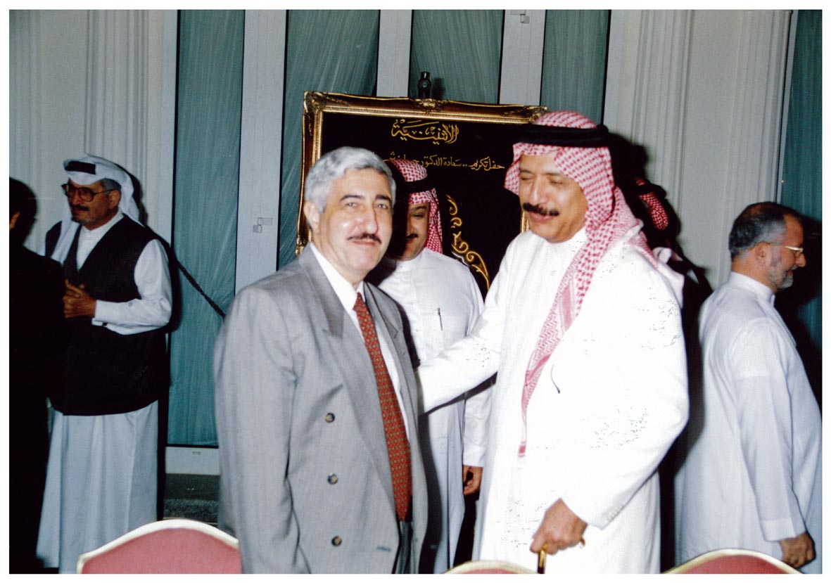صورة 4363: الشيخ عبد المقصود خوجه، الدكتور حسان شمسي باشا، الأستاذ عبد الحميد الدرهلي 