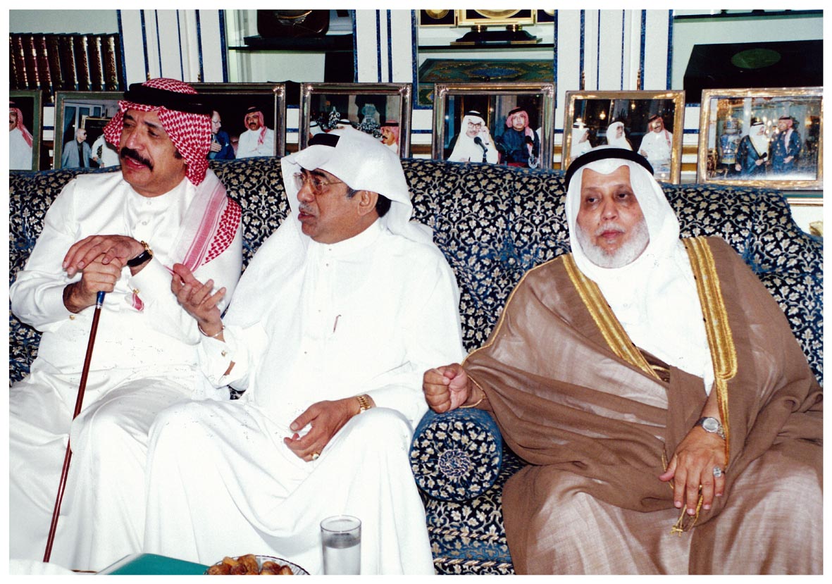 صورة 4805: معالي أ. د. محمد عبده يماني، الأستاذ عبد الله عمر خياط، الشيخ عبد المقصود خوجه 