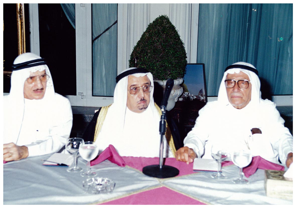 صورة 5002: الأستاذ عمر عبد ربه، الأستاذ علي أبو العلا، معالي الشيخ محمد العوضي 