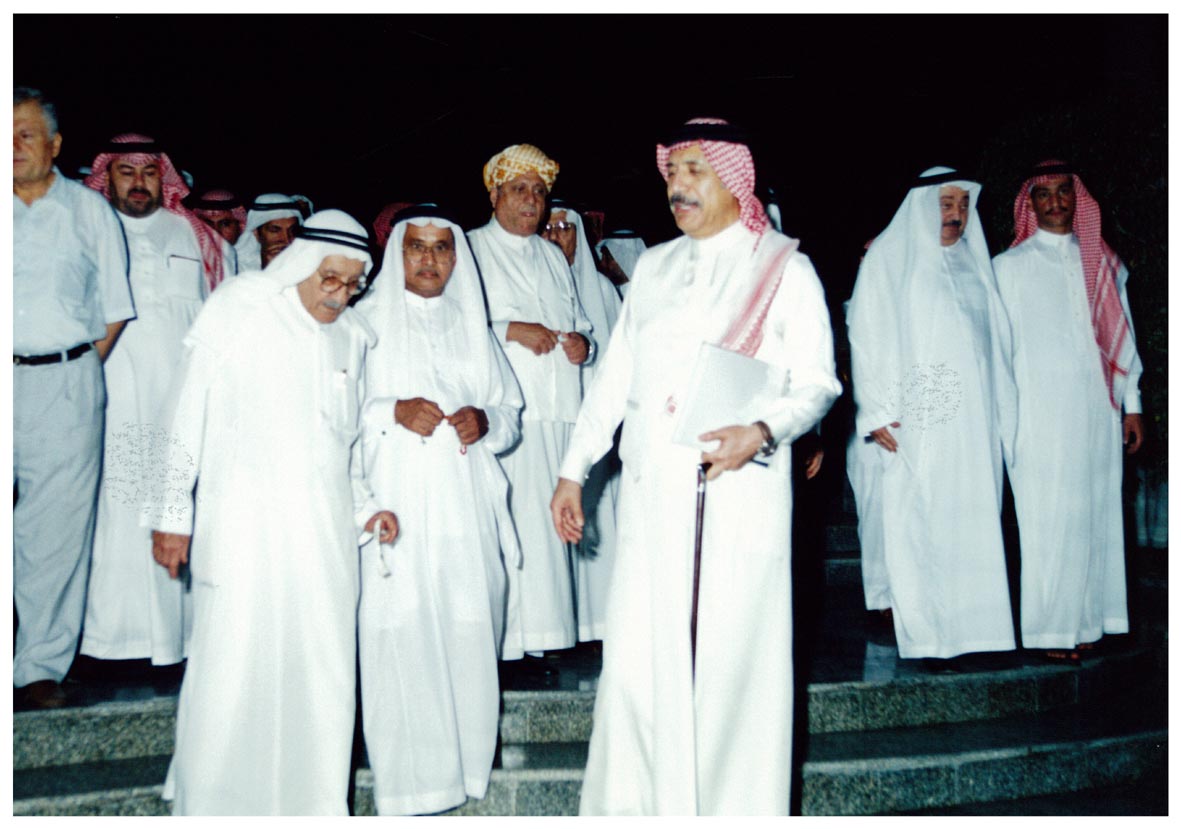 صورة 5025: الشيخ عبد المقصود خوجه، الأستاذ حسن عبد الحي قزاز، ()، ()، الأستاذ صافي مفتي، () 