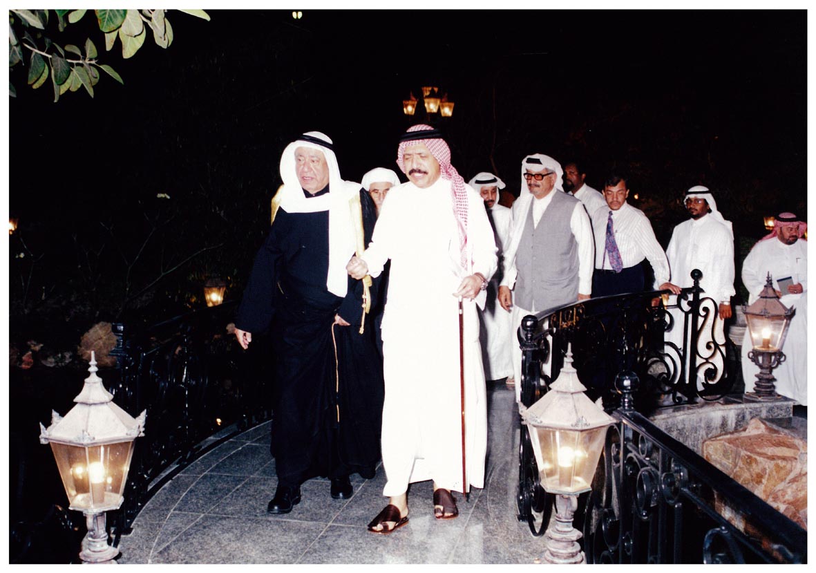صورة 5307: الشيخ عبد المقصود خوجه، معالي الأستاذ يوسف الشيراوي، الأستاذ عبد الحميد الدرهلي 