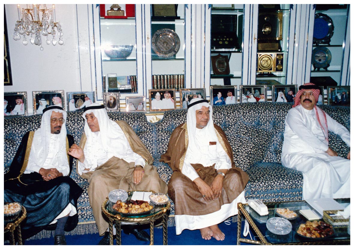 صورة 5437: الشيخ عبد المقصود خوجه، الأستاذ جميل حسنين، ()، الأستاذ حمزة إبراهيم فودة 
