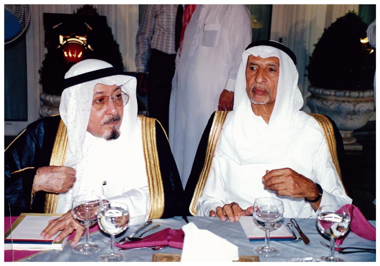 صورة 5621: معالي الدكتور محمد عمر الزبير، الشيخ عبد الله الحصين 