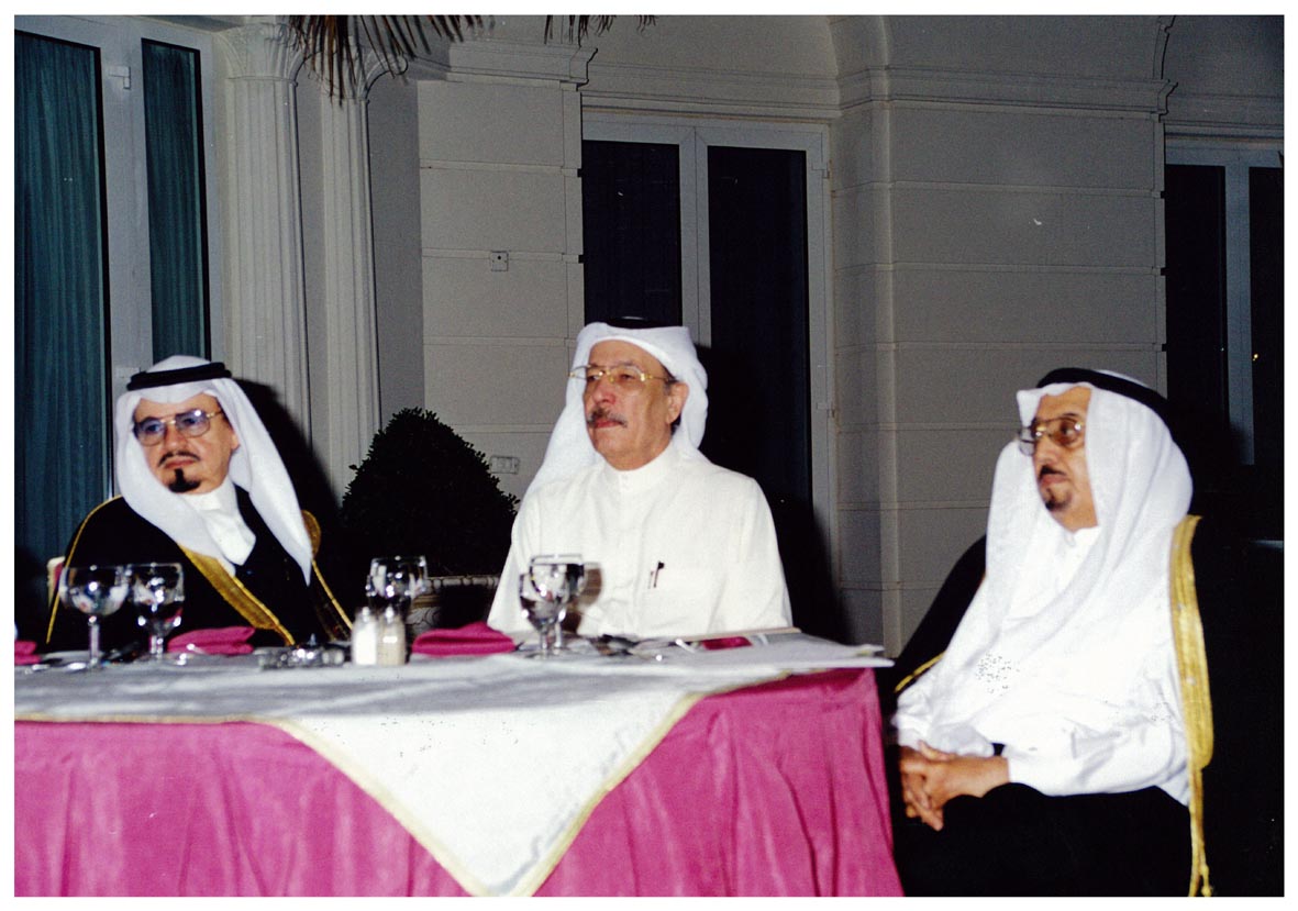 صورة 5771: الأستاذ علي أبو العلا، الأستاذ مصطفى زقزوق، الأستاذ حامد مطاوع 