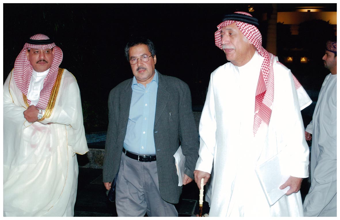 صورة 603: الشيخ عبد المقصود خوجه، ثم الأستاذ سيف الرحبي، ثم الدكتور جميل مغربي 