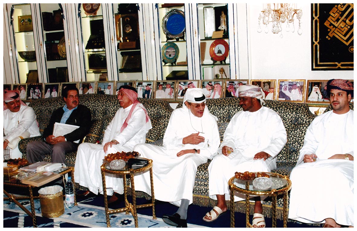صورة 617: ()، ()، الدكتور عبد الله مناع، الشيخ عبد المقصود خوجه، الأستاذ سيف الرحبي، الدكتور جميل مغربي 