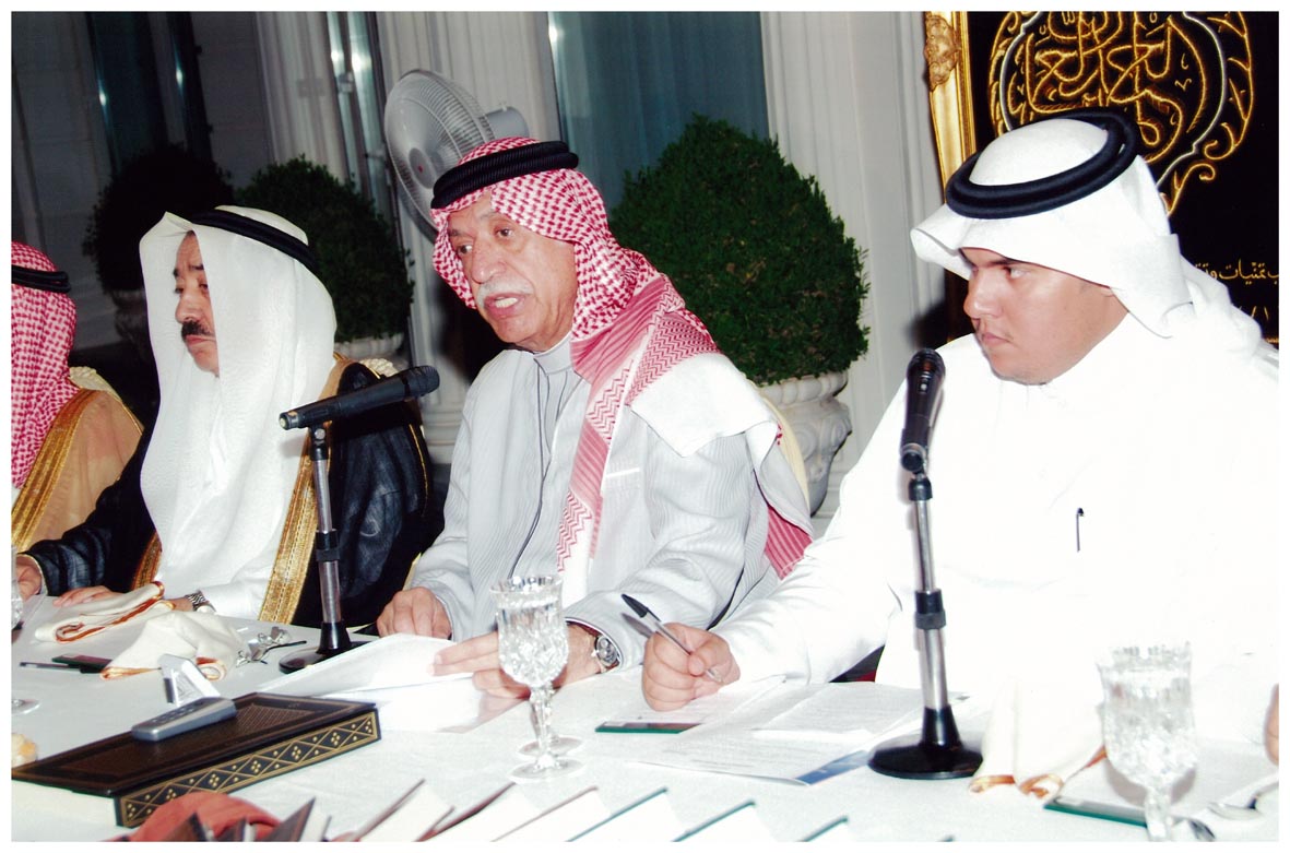 صورة 6809: الأستاذ عبد الله الأسمري، الشيخ عبد المقصود خوجه، معالي أ. د. رضا عبيد 