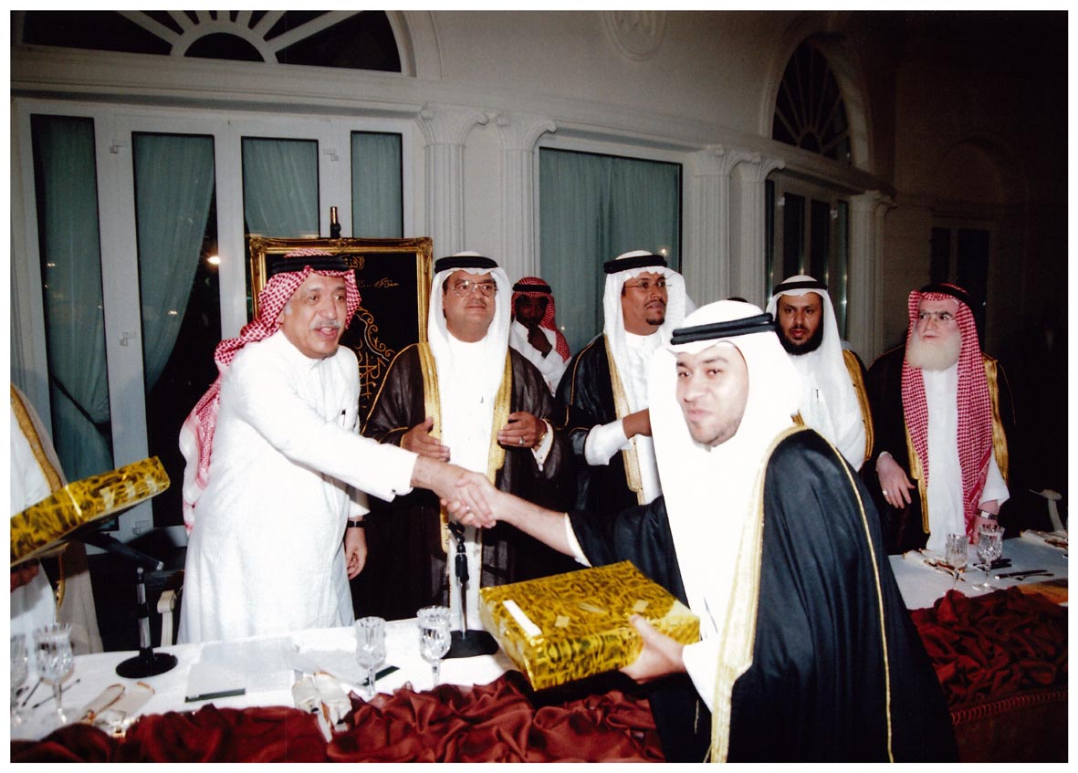 صورة 7429: الشيخ عبد المقصود خوجه، الأستاذ عادل عبد الله عريف، الأستاذ محمد القحطاني، ()، () 