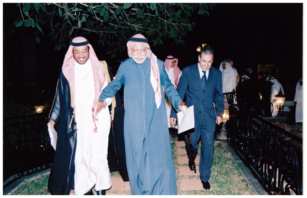 صورة 804: الشيخ عبد المقصود خوجه، الدكتور زيد الحسين، ()، الدكتور حسن بلخي 
