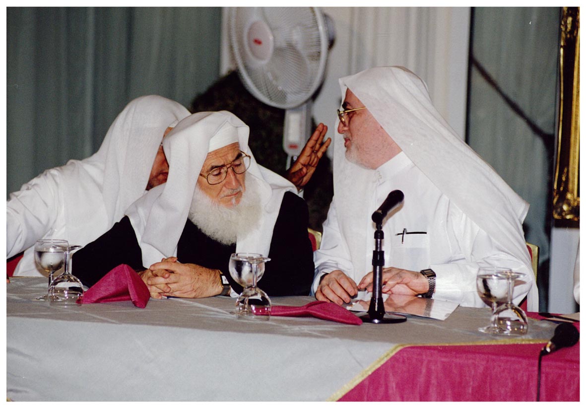 صورة 8091: الدكتور حسين علي محمد حسين، الشيخ محمد علي الصابوني، الدكتور صابر عبد الدايم 