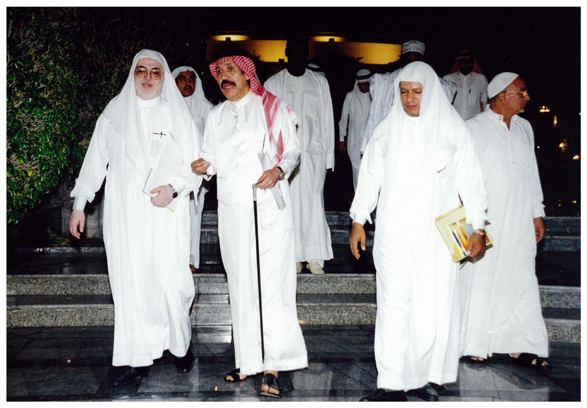 صورة 8141: الدكتور صابر عبد الدايم، الشيخ عبد المقصود خوجه، الدكتور حسين علي محمد حسين 