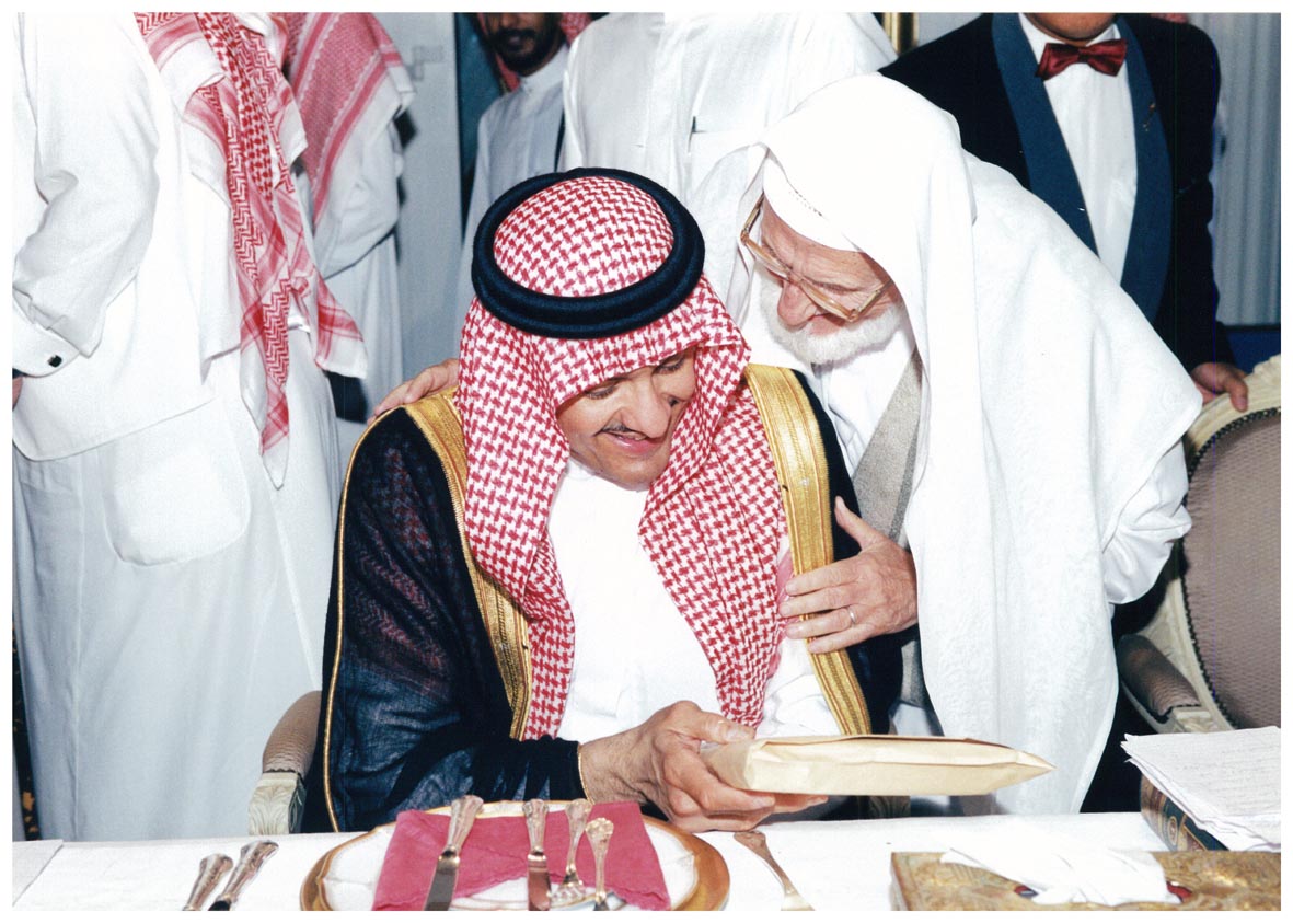 صورة 8416: صاحب السمو الملكي الأمير سلطان بن سلمان، الشيخ ضياء الدين الصابوني 