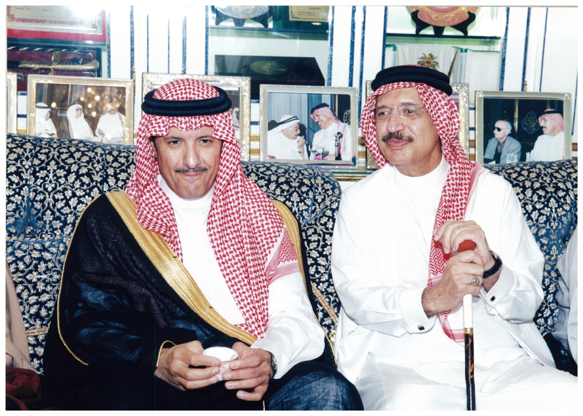 صورة 8490: الشيخ عبد المقصود خوجه، صاحب السمو الملكي الأمير سلطان بن سلمان 