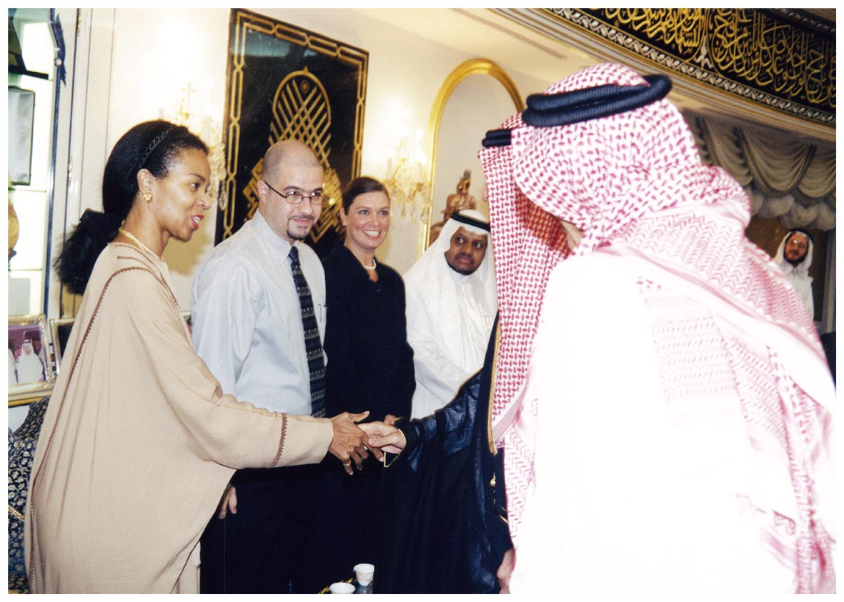 صورة 8507: الشيخ عبد المقصود خوجه، صاحب السمو الملكي الأمير سلطان بن سلمان، الأستاذ عبد الله الثقفي، ()، ()، القنصل الأمريكي جينا ايروكرومبي 