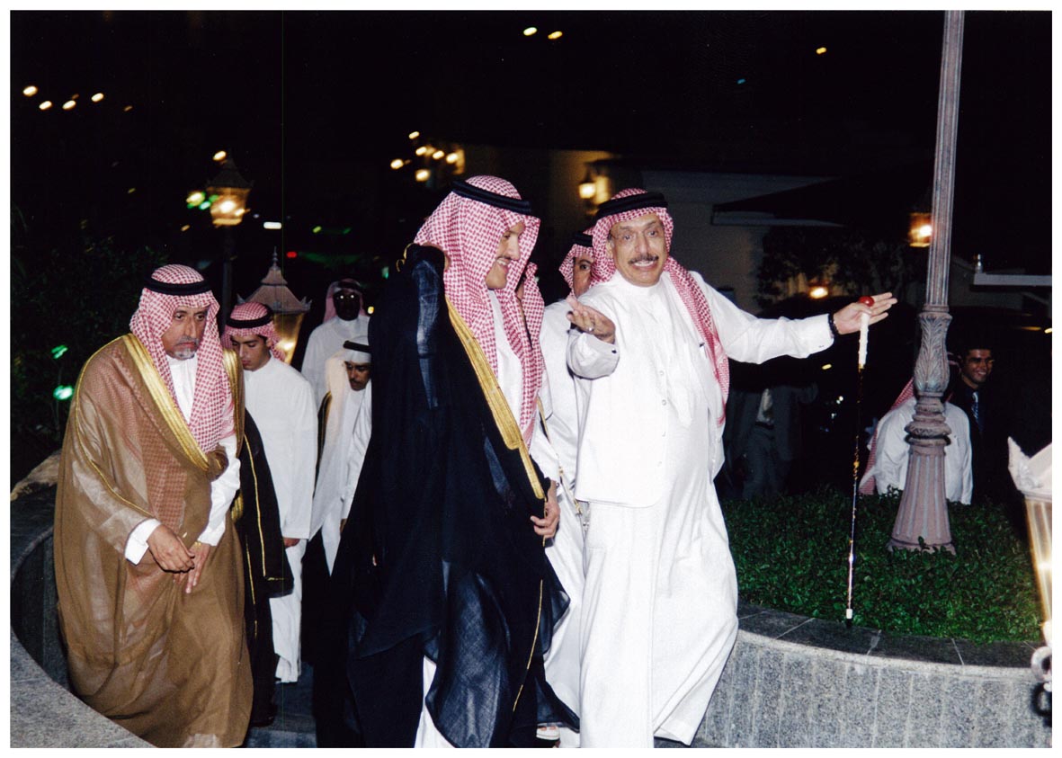 صورة 8516: الشيخ عبد المقصود خوجه، صاحب السمو الملكي الأمير سلطان بن سلمان بن عبد العزيز، () 